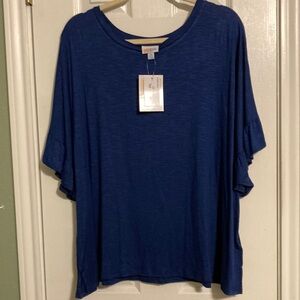 LulaRoe Dahl style top in sz 2XL nwt blue with a ruffle on sleeve & bottom slits